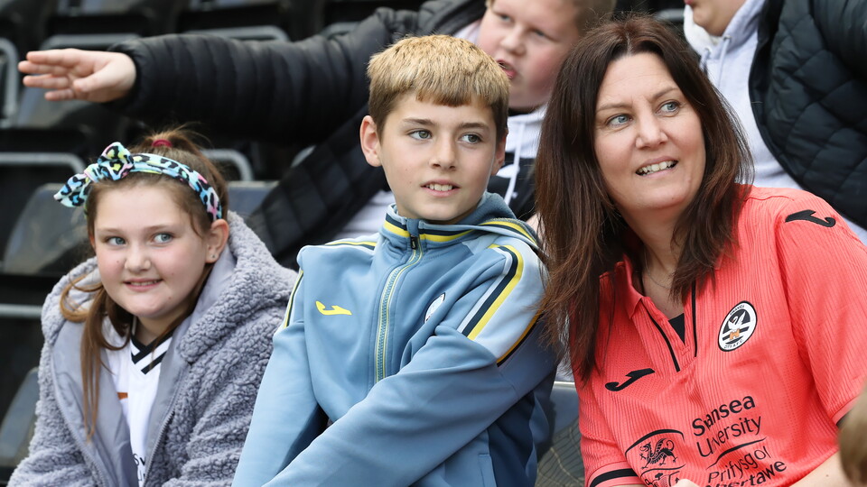 Barnsley (h) fan gallery 21-22