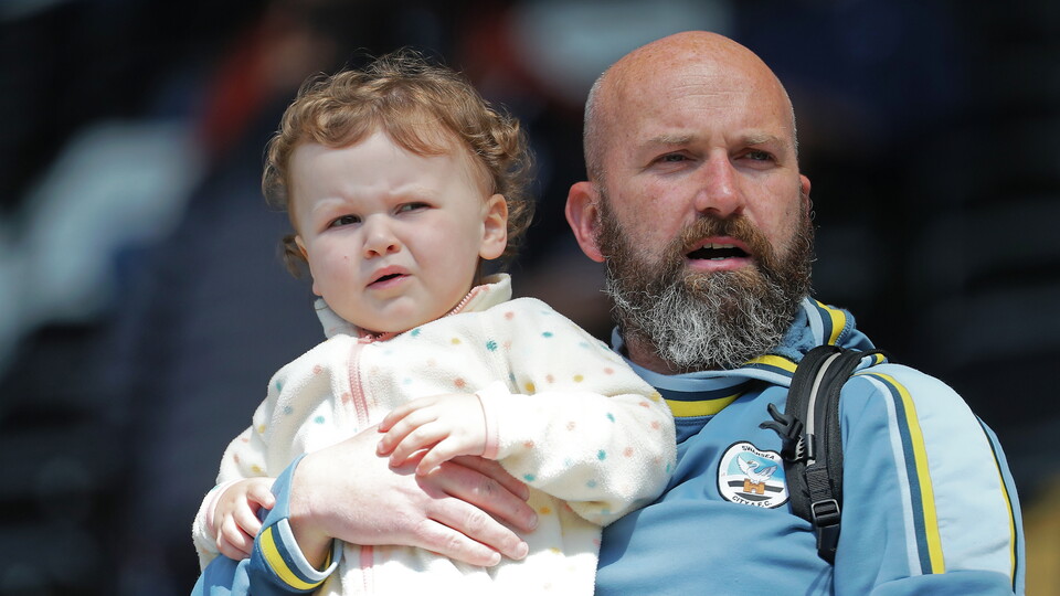 Barnsley (h) fan gallery 21-22