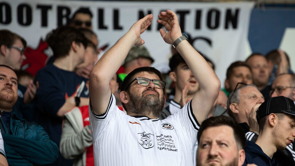 Barnsley (h) fan gallery 21-22