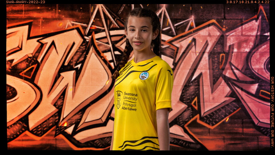 Gallery away kit - 10