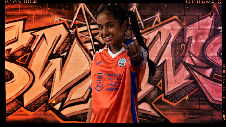 Gallery away kit - 11