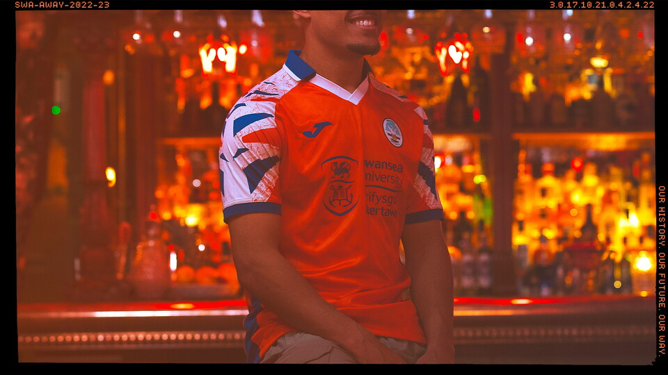 Gallery away kit - 17
