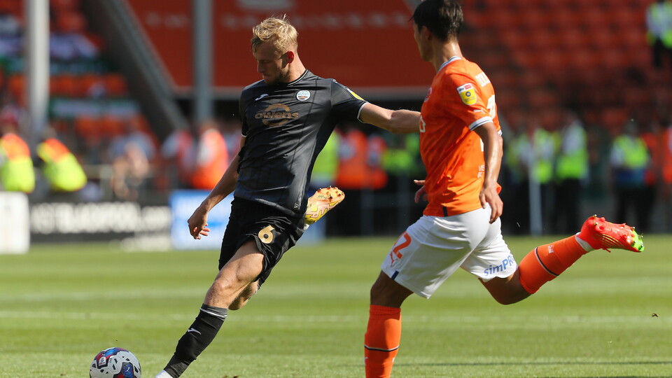 Blackpool (a) gallery 22-23