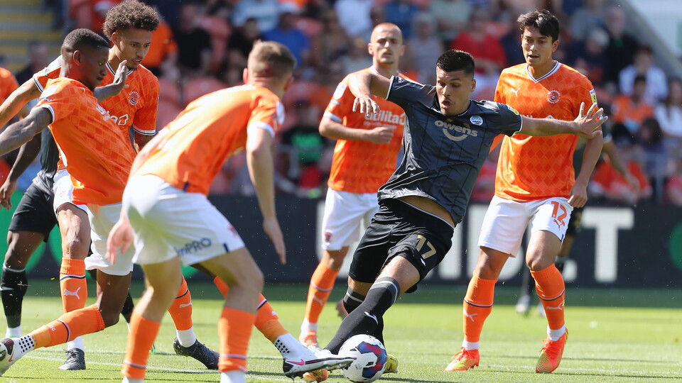 Blackpool (a) gallery 22-23