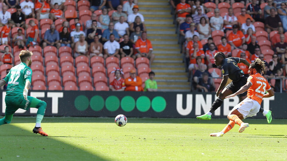 Blackpool (a) gallery 22-23