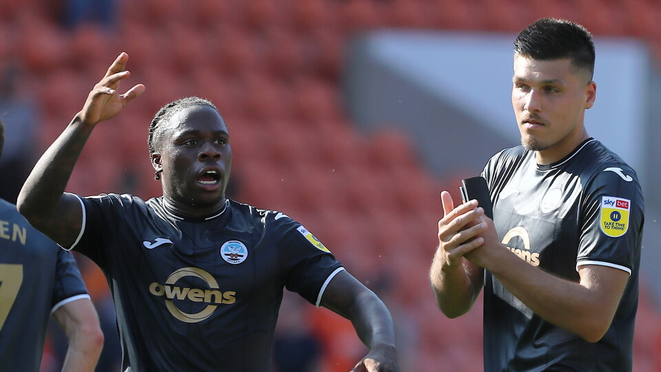 Blackpool (a) gallery 22-23