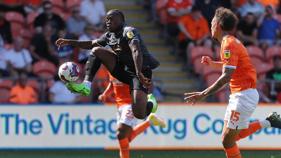 Blackpool (a) gallery 22-23