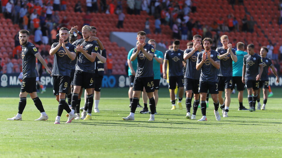 Blackpool (a) gallery 22-23