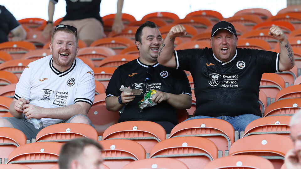 Fan gallery | Blackpool v Swansea City