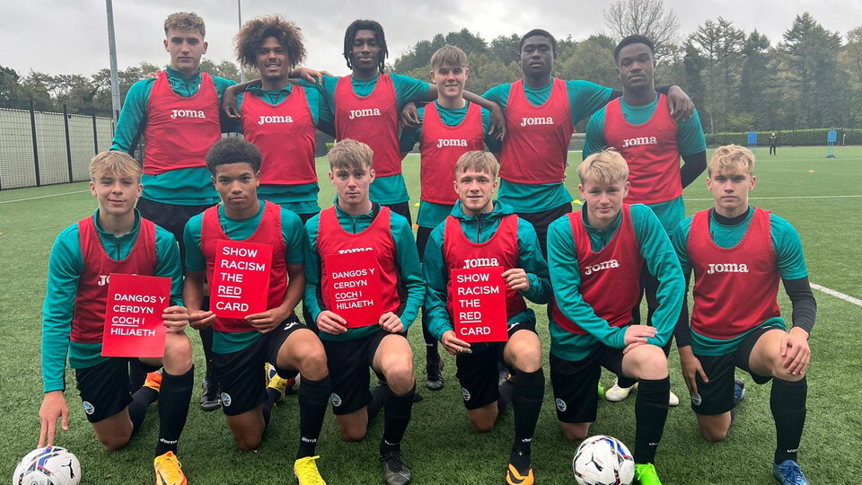 U18s support wear red day