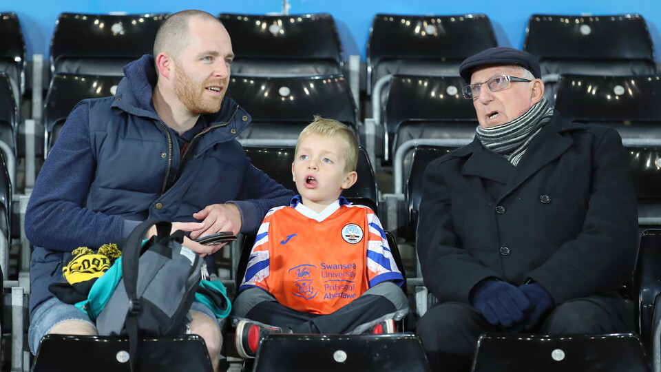 Fan Gallery - Reading (H)
