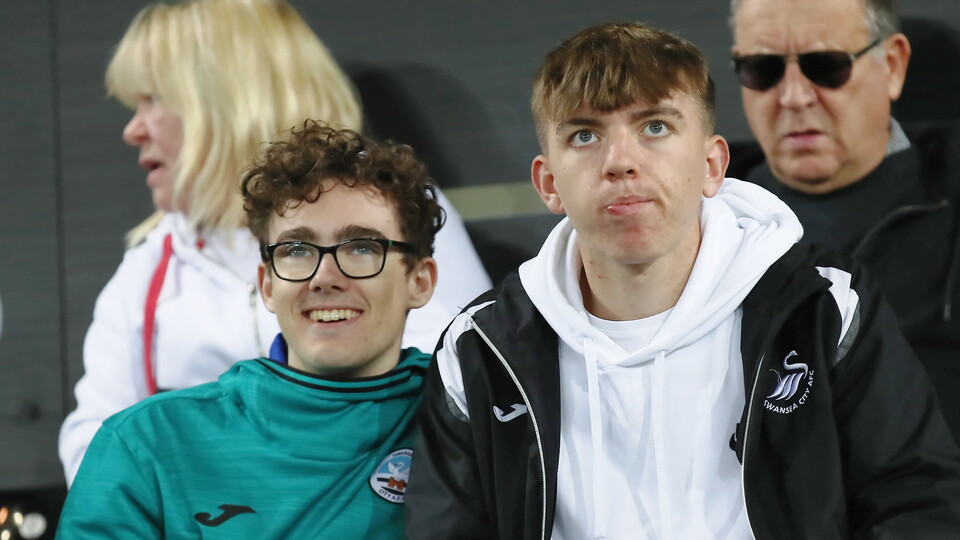 Fan Gallery - Reading (H)