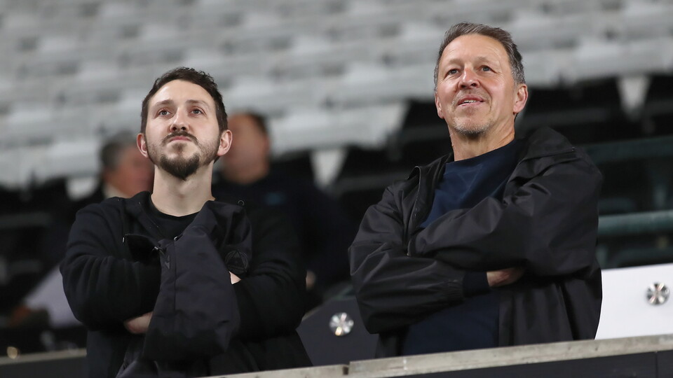 Fan Gallery - Reading (H)