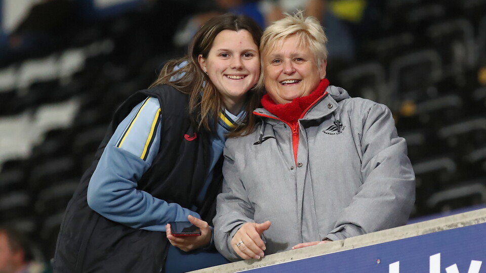 Fan Gallery - Reading (H)