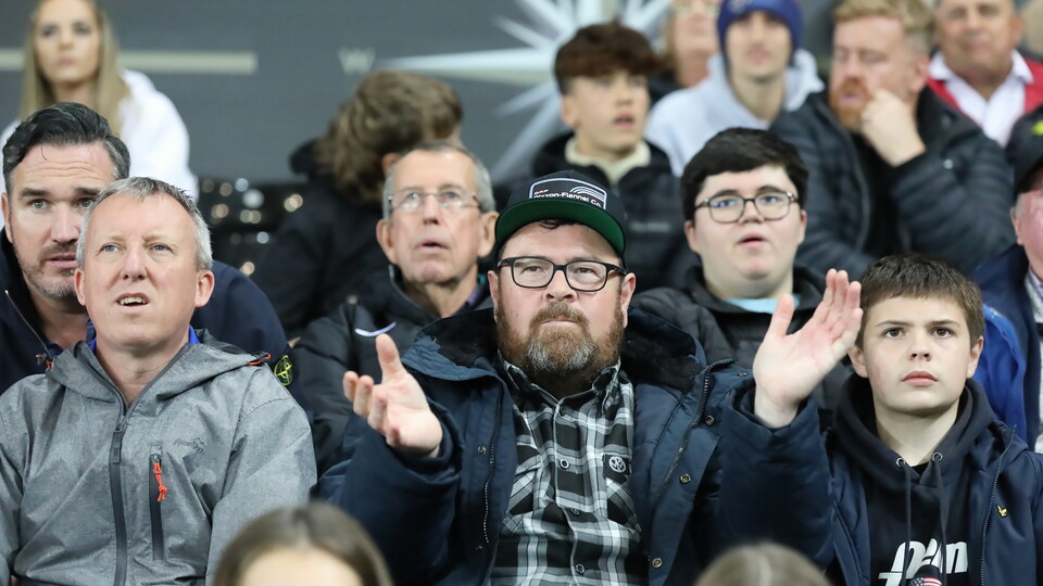 Fan Gallery - Reading (H)