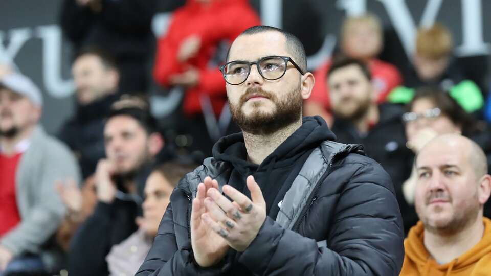 Fan Gallery - Reading (H)