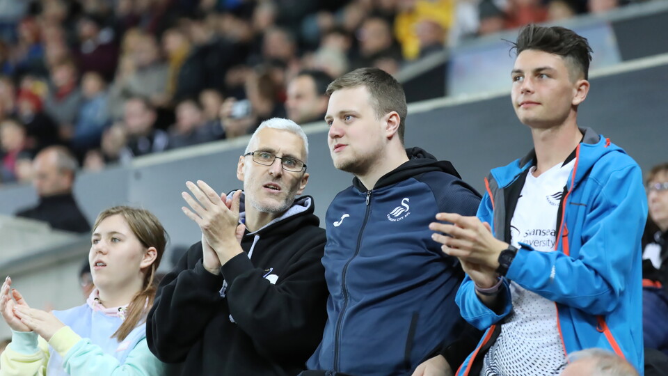 Fan Gallery - Reading (H)