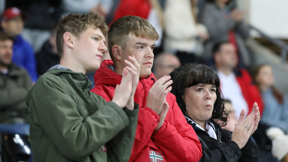 Fan Gallery - Reading (H)