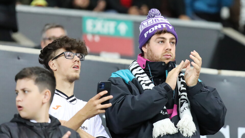 Fan Gallery - Reading (H)
