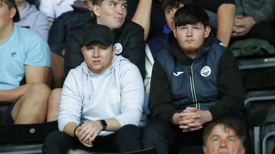 Fan Gallery - Reading (H)