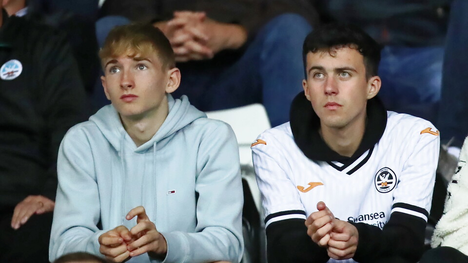Fan Gallery - Reading (H)