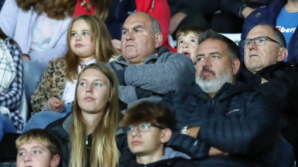 Fan Gallery - Reading (H)