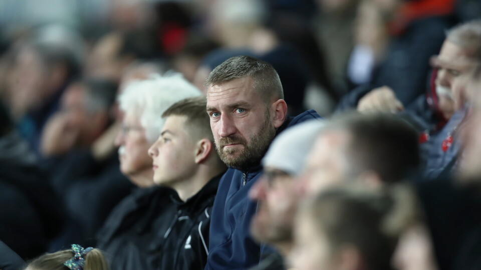 Fan Gallery - Reading (H)