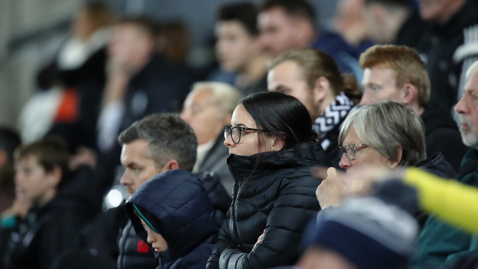Fan Gallery - Reading (H)