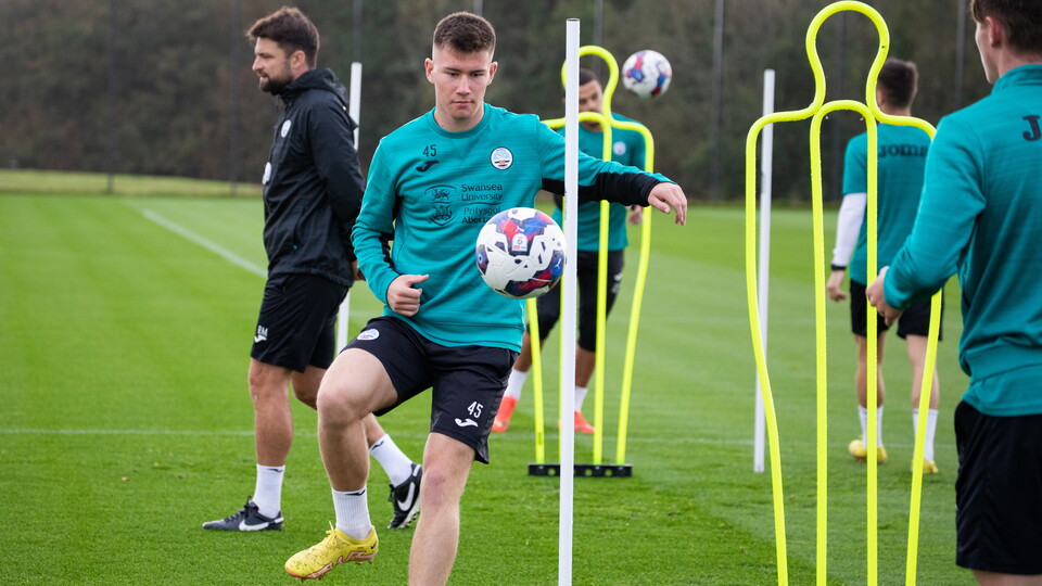 Gallery - Training before Cardiff City