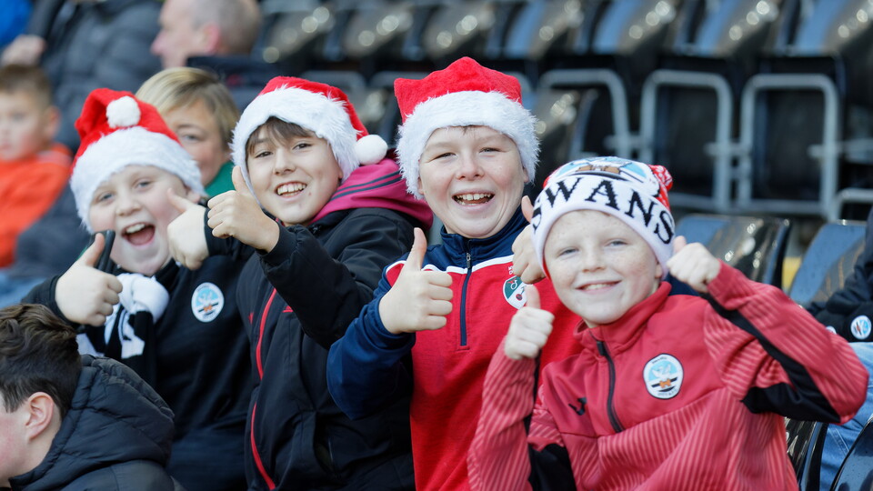 Fan Gallery Swans v Norwich City
