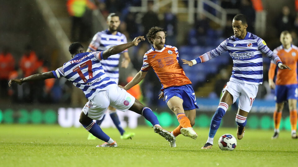 Reading (a) gallery 22-23