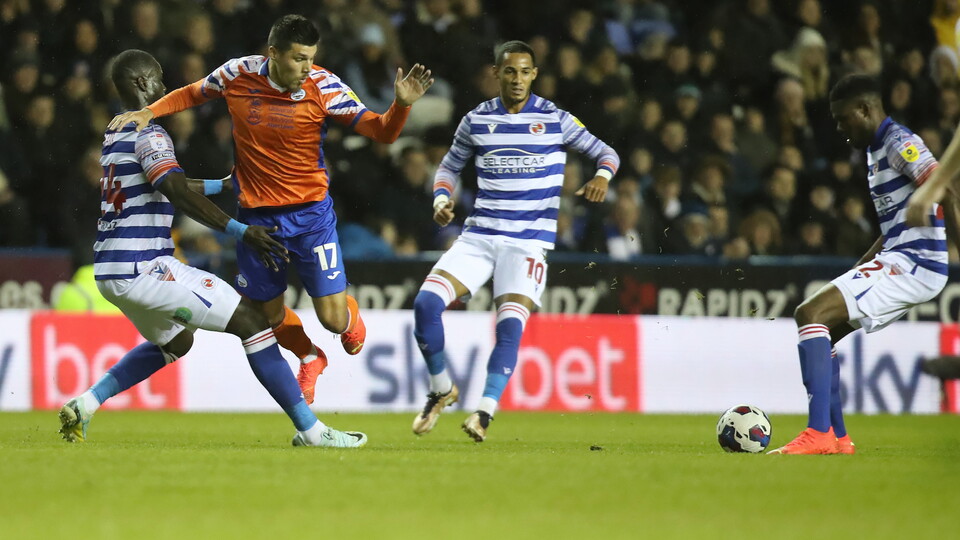 Reading (a) gallery 22-23