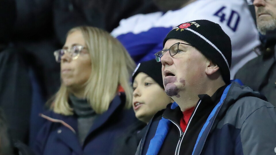 Fan Gallery - Reading (A)