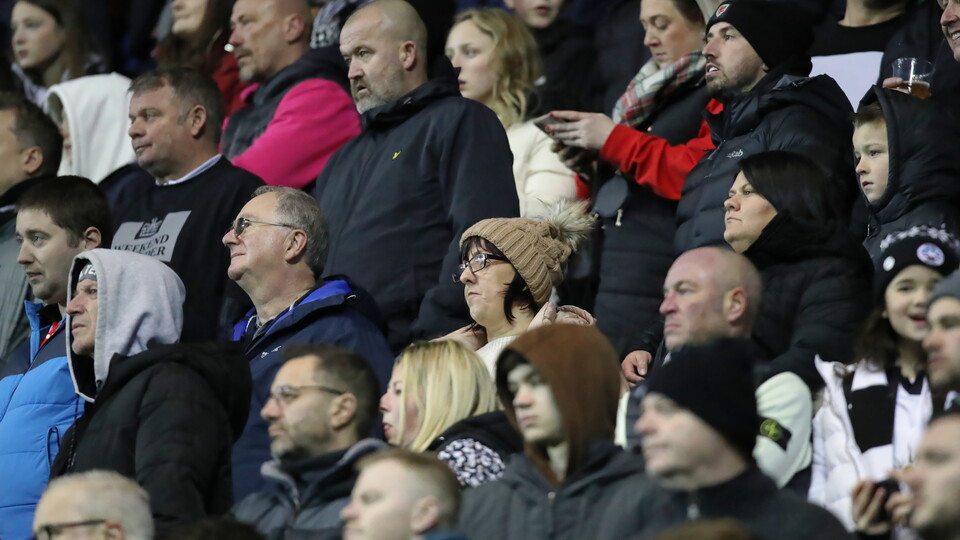 Fan Gallery - Reading (A)