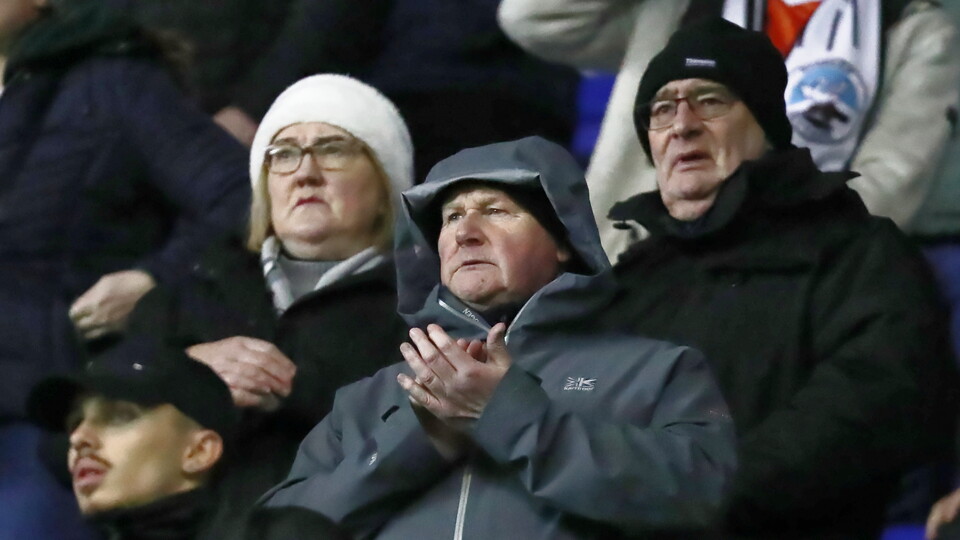 Fan Gallery - Reading (A)
