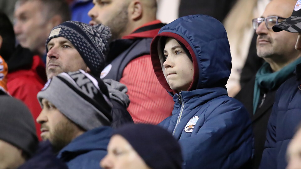 Fan Gallery - Reading (A)