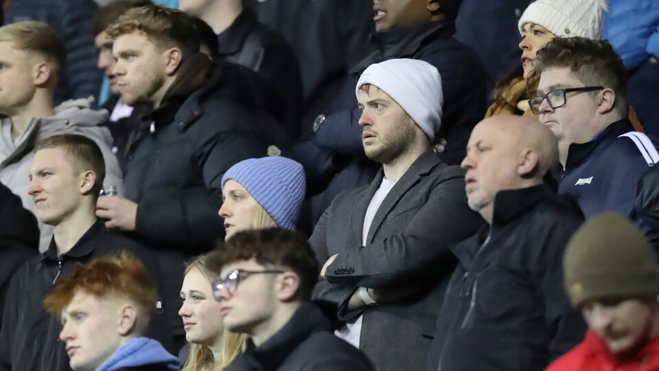 Fan Gallery - Reading (A)