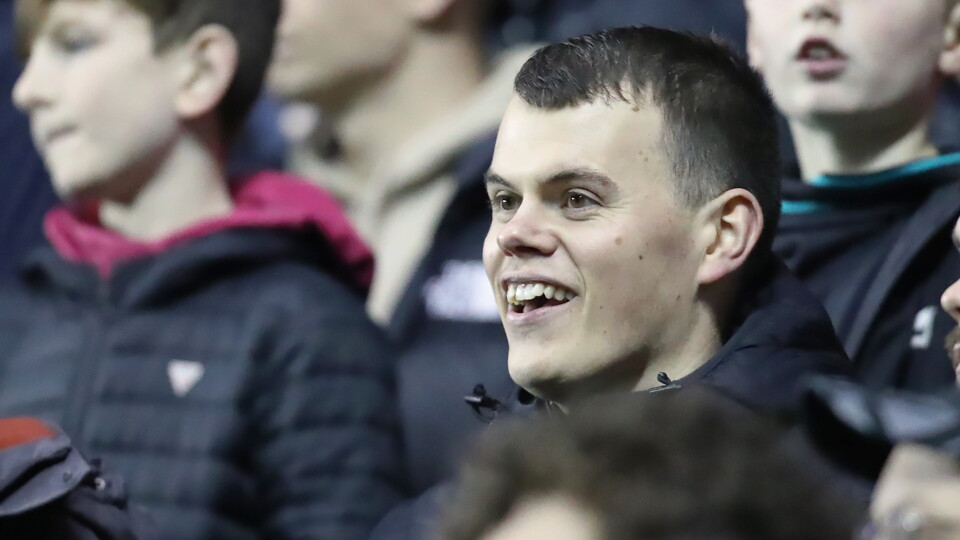 Fan Gallery - Reading (A)
