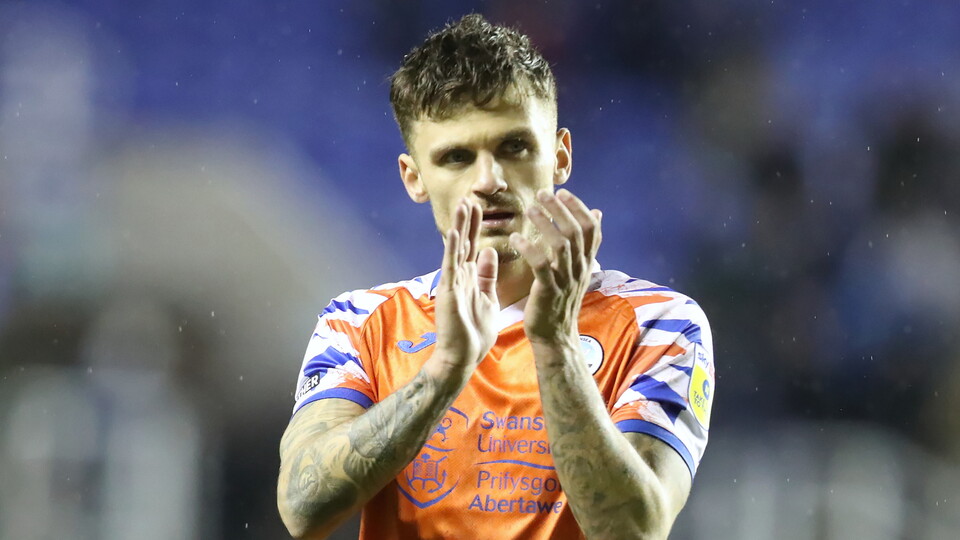 Reading (a) gallery 22-23