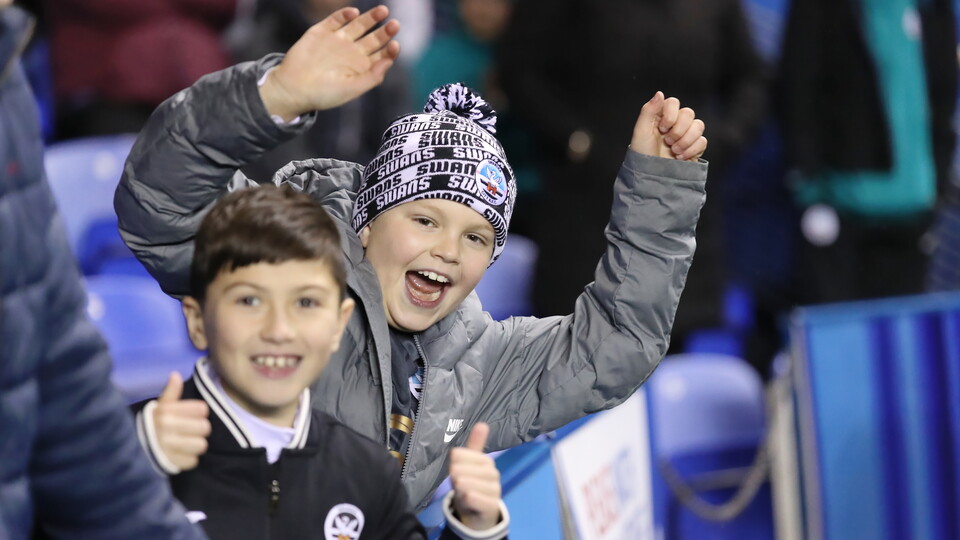 Fan Gallery - Reading (A)