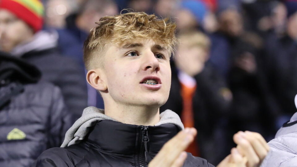 Fan Gallery - Reading (A)