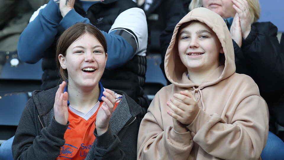 Fans 28