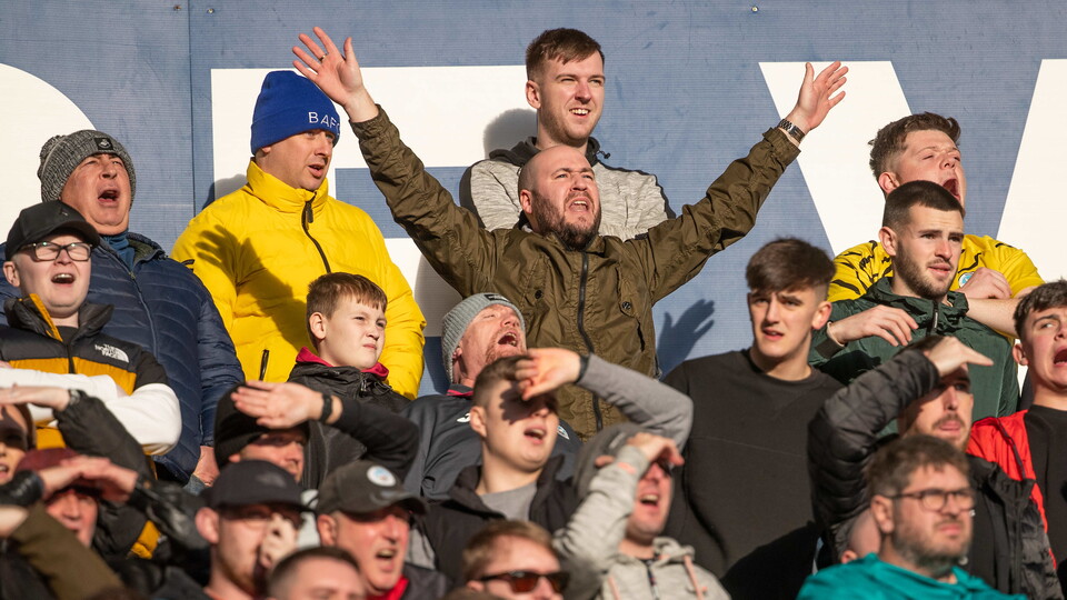 Fans 44
