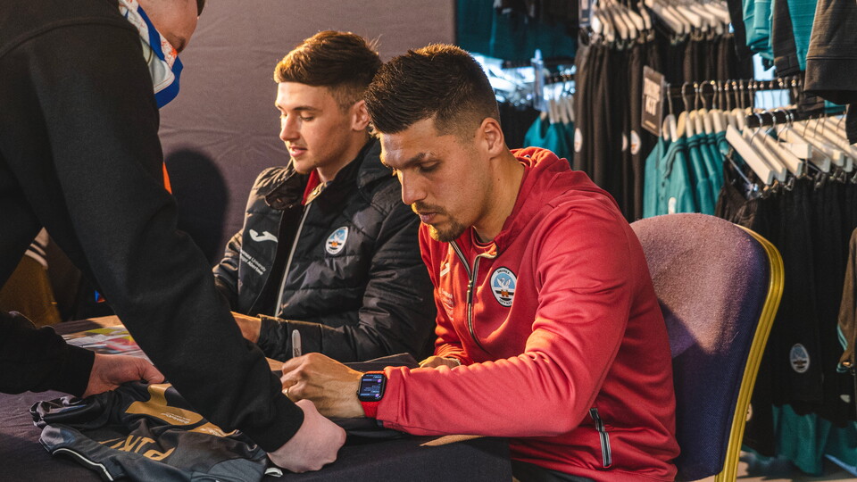 Gallery - Player Signing
