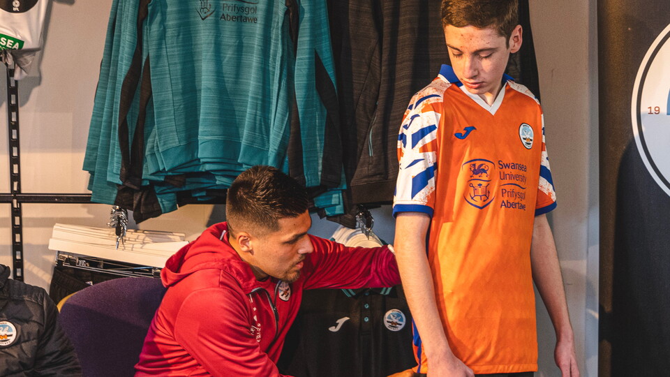 Gallery - Player Signing