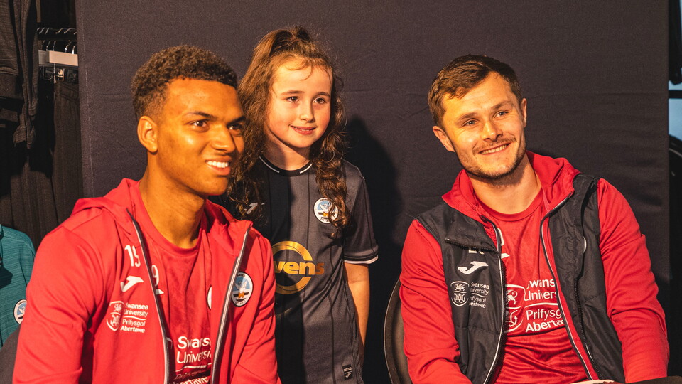 Gallery - Player Signing