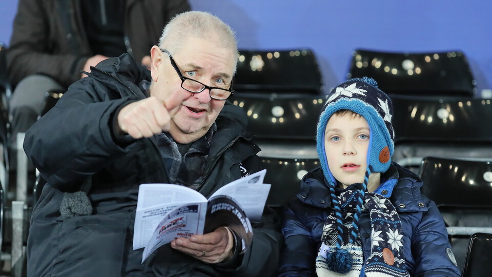 Fans 11