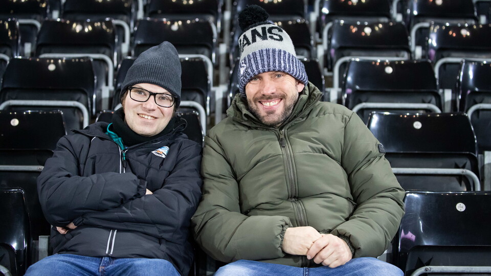 Fans 38