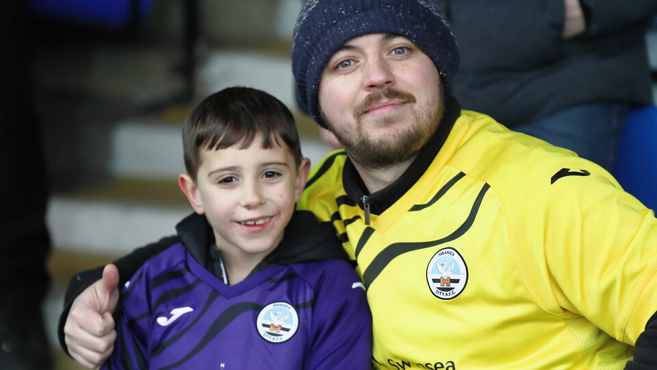 Luton (A) fan gallery 22-23