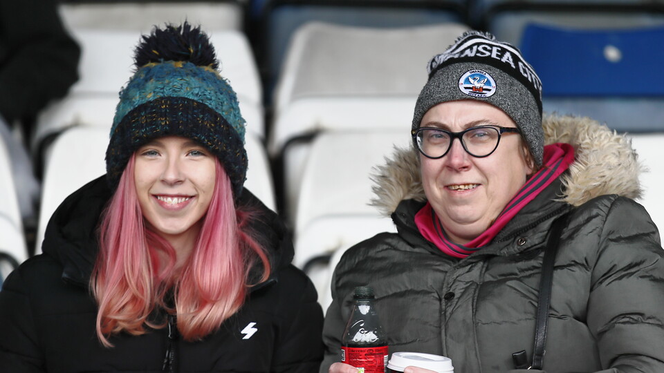 Luton (A) fan gallery 22-23